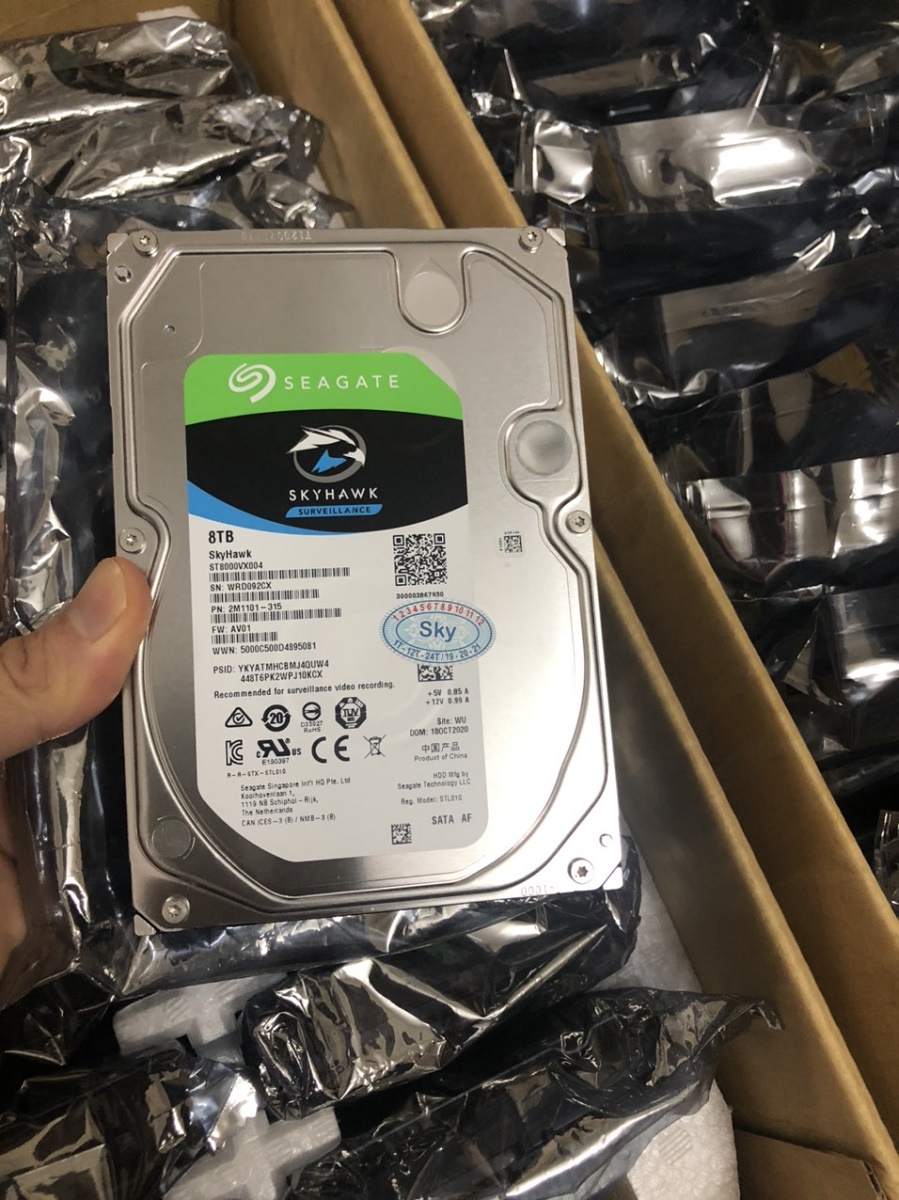 Ổ cứng HDD 250GB laptop của Seagate có dung lượng bộ nhớ đệm là 8MB cùng tốc độ vòng quay 5400rpm